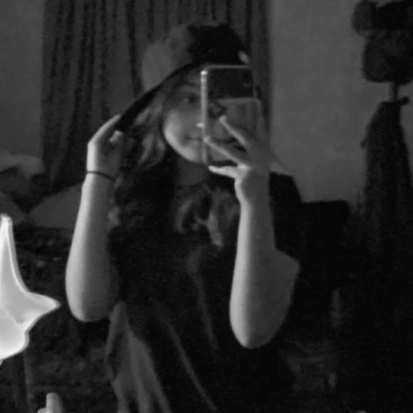 Meet your Posher, Kathie - Picture 1 of 1